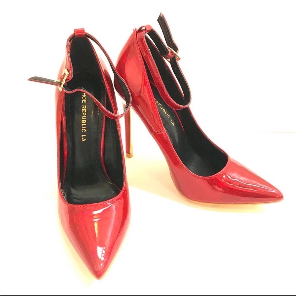 Red heels 👠